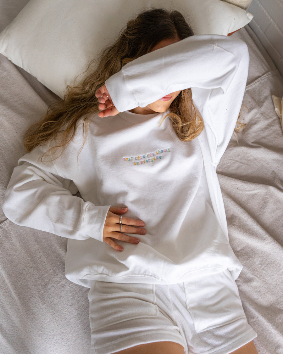 Crewneck ''Self care should be everyday''